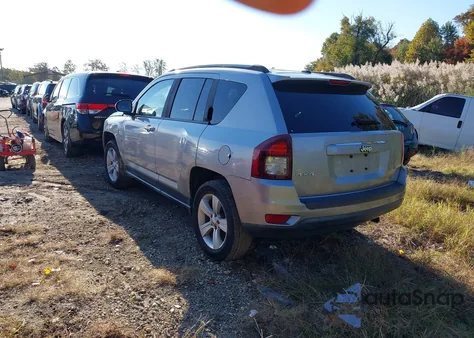 2015 Jeep Compass Latitude z USA, uszkodzony, nr VIN 1C4NJDEB3FD208461